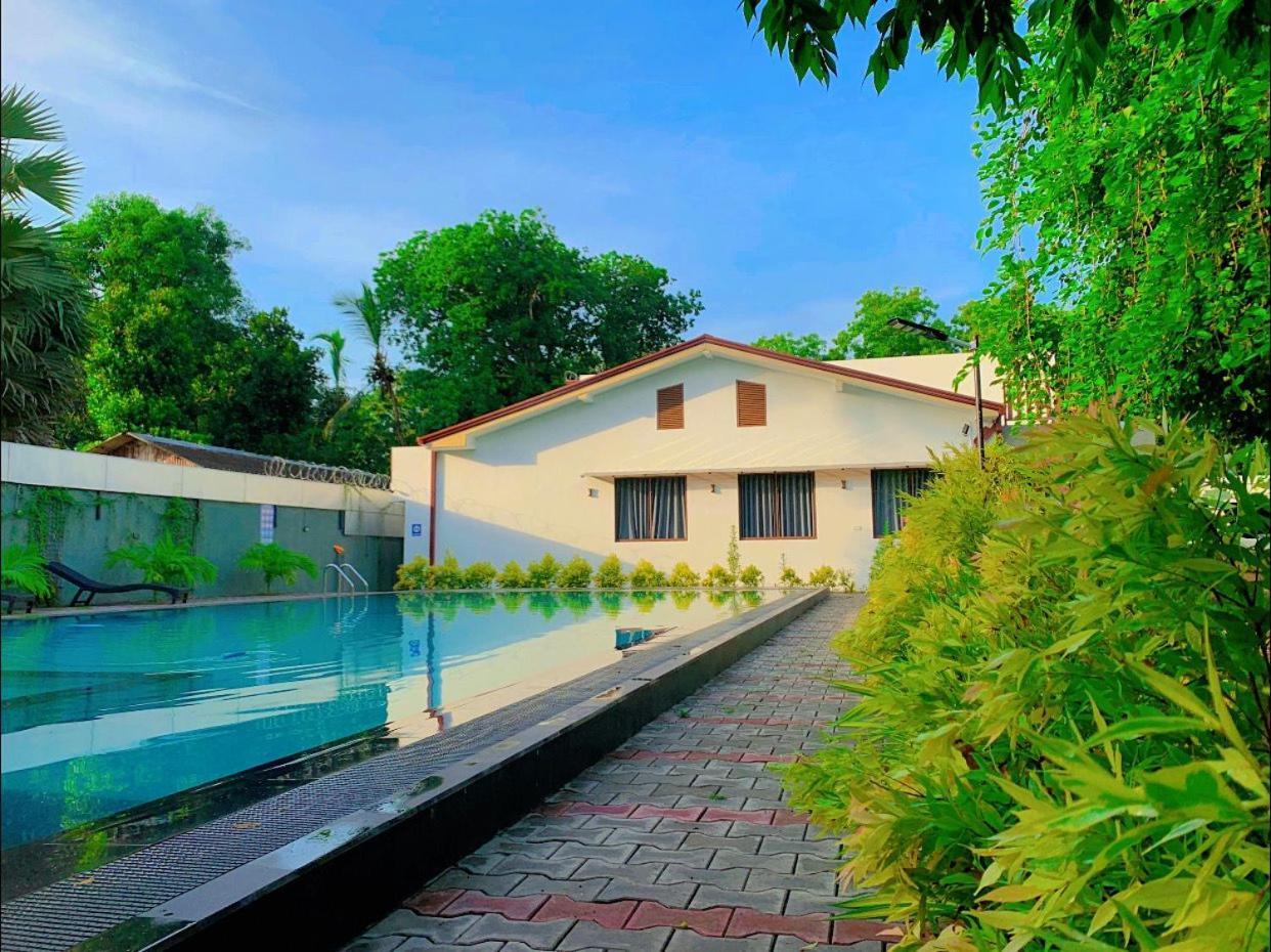 Ud Garden Hotel Kataragama Dış mekan fotoğraf